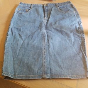 The sexiest blue jean pencil skirt ever!